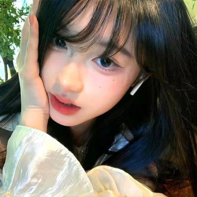 色彩直冲而上 海报